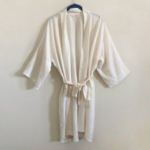 Vintage 100% Silk White Embossed Short Robe
